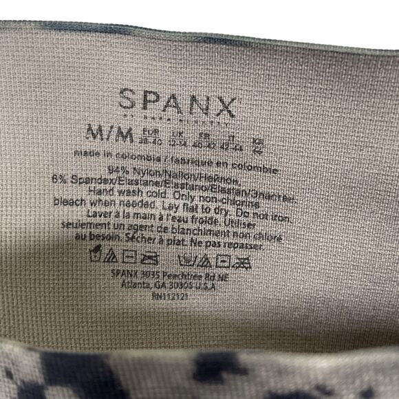 Spanx Look At Me Now Seamless Cropped Leggings Medium Gray Black Print Abstract - Picture 5 of 5